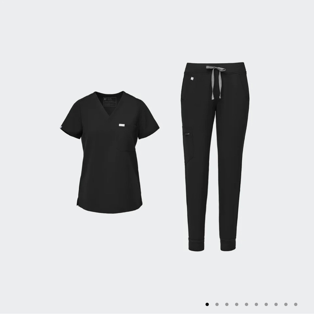 FIGS XL Navy Catarina Scrub top & Zamora Navy Jogger scrubs